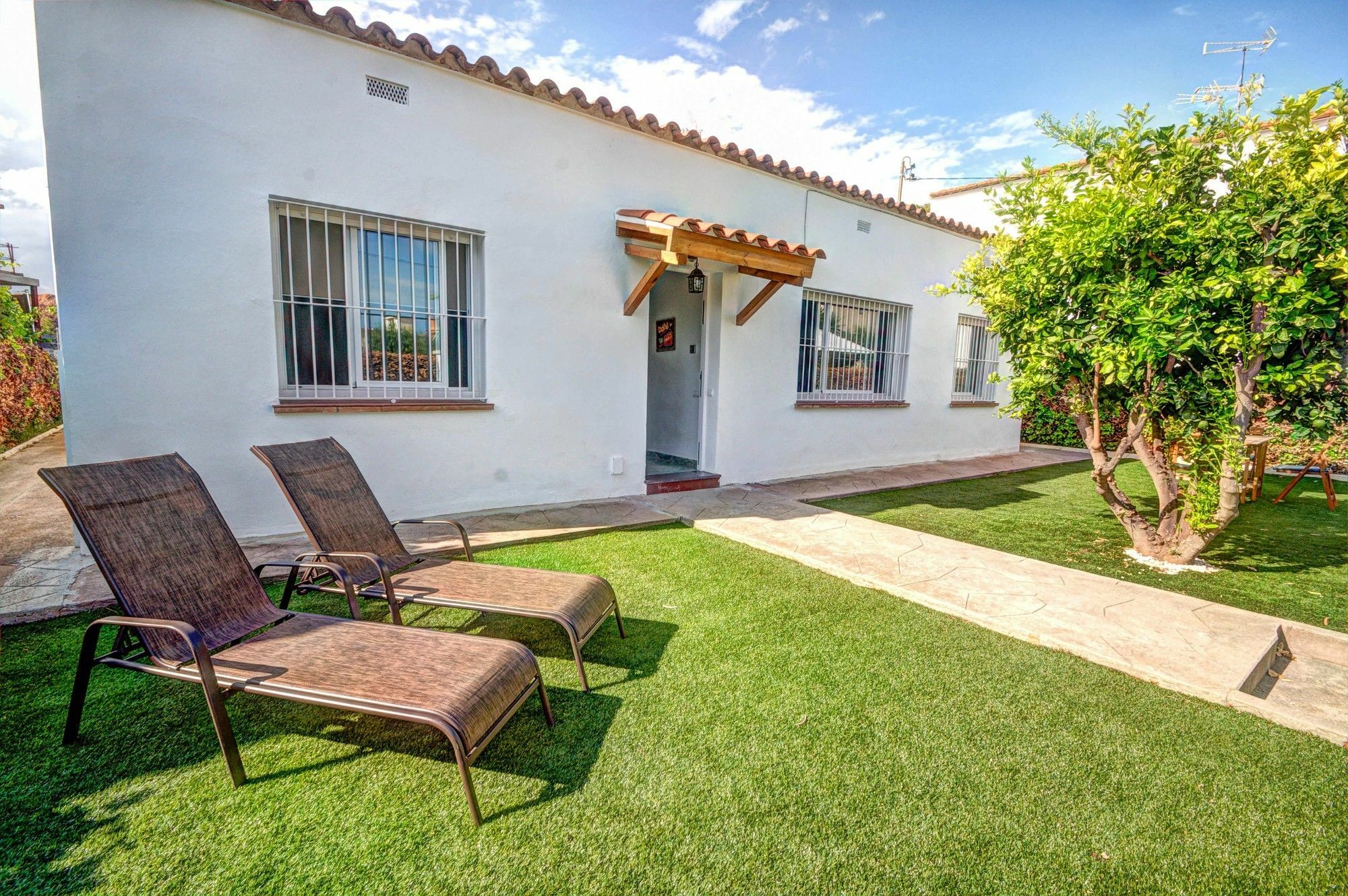 Family House By Helloapartments Sitges Eksteriør bilde